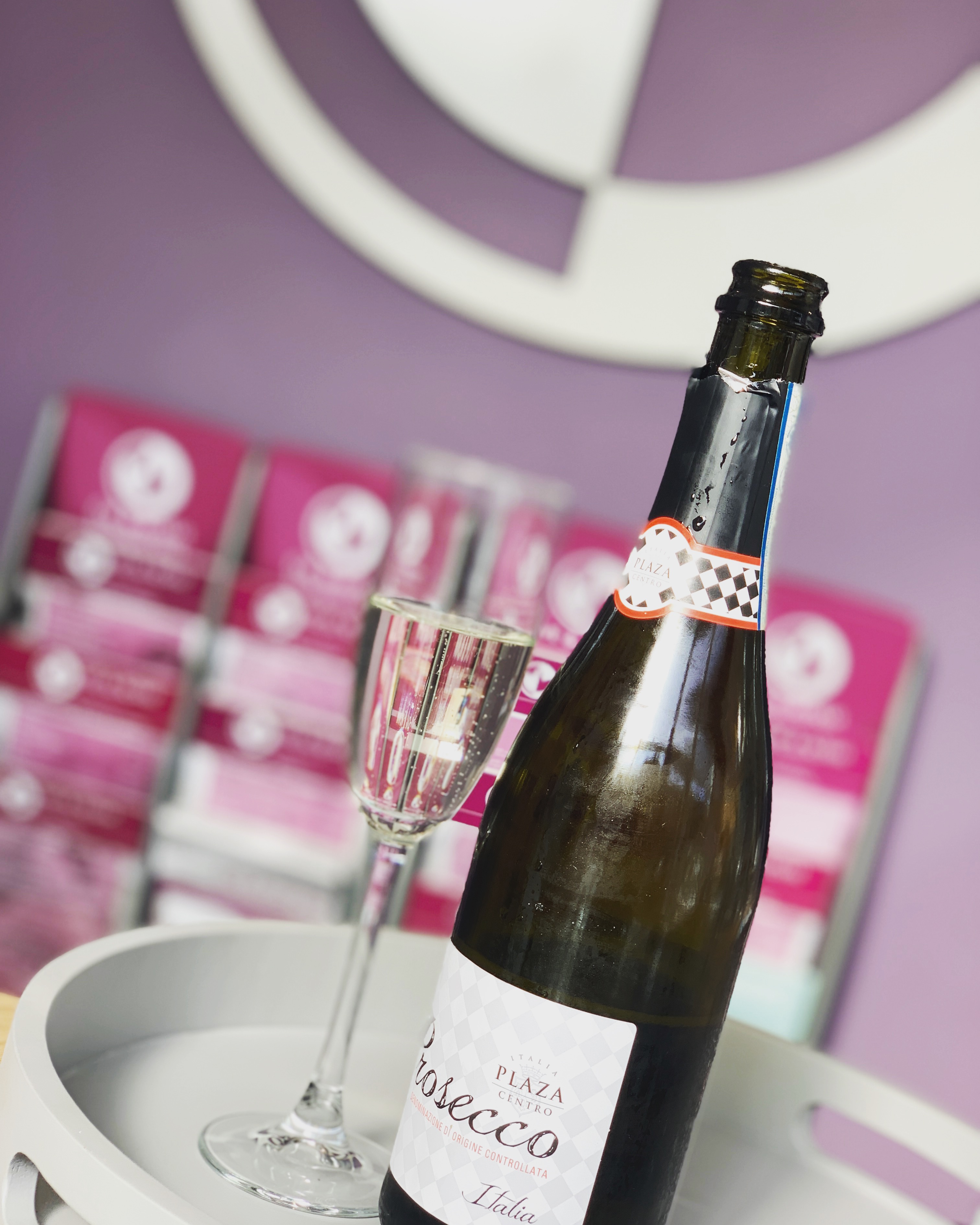 FRIYAY FIZZ - every Friday at the salon